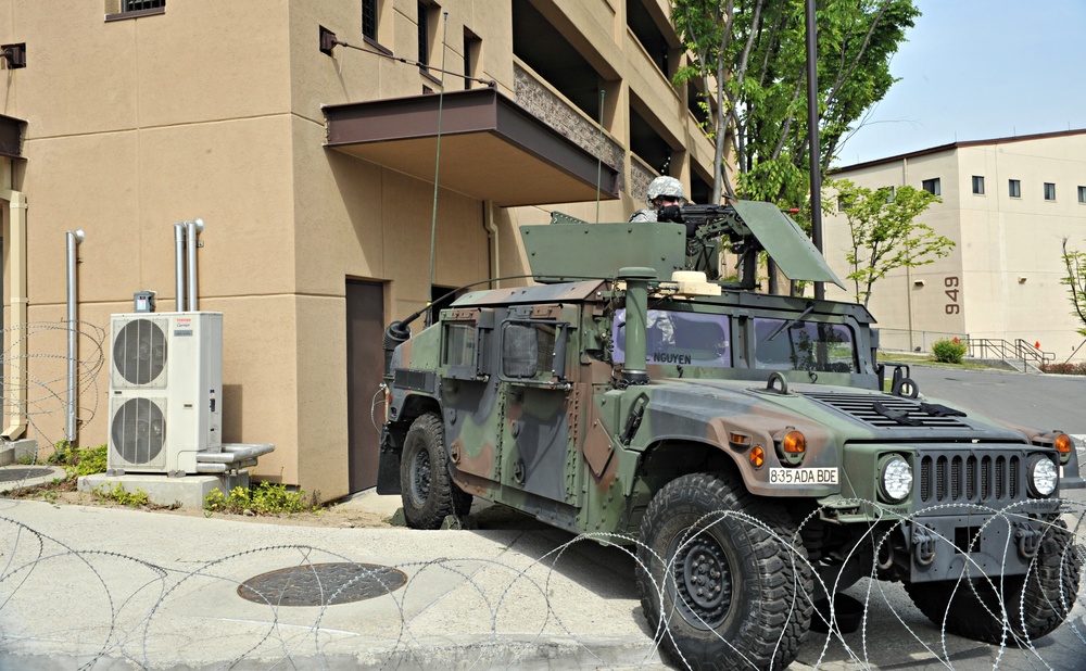 US, ROK armies engage in mock battle