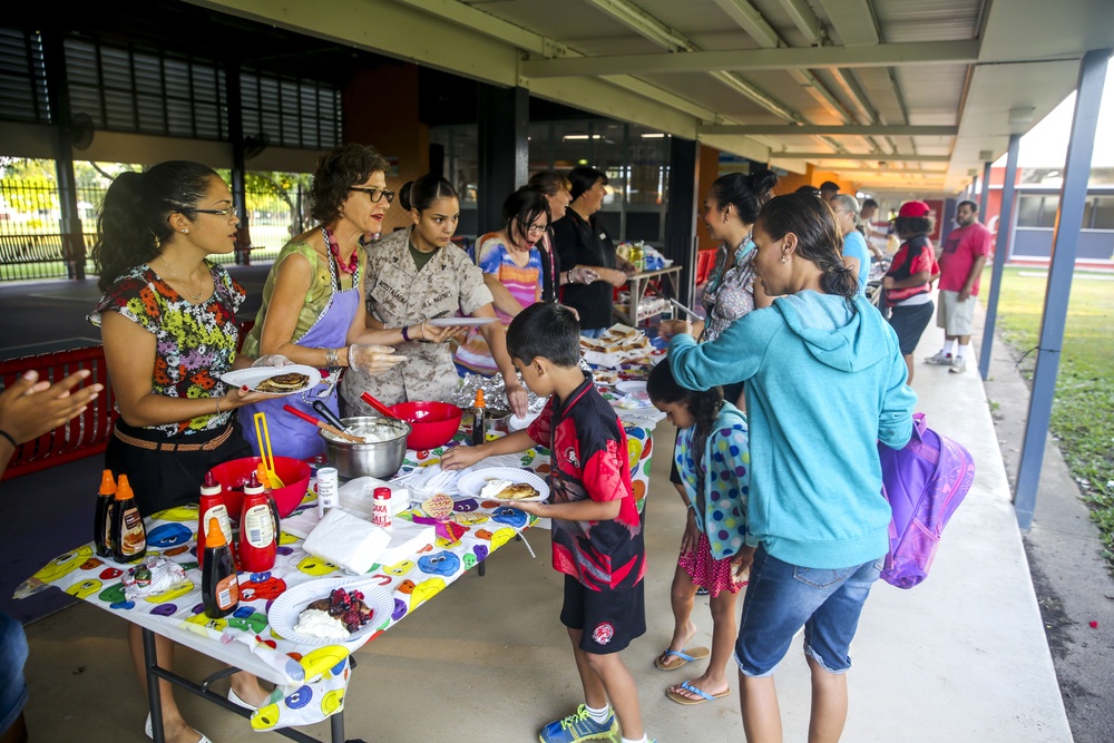 MRF-D Marines cook food for Alawa primary school