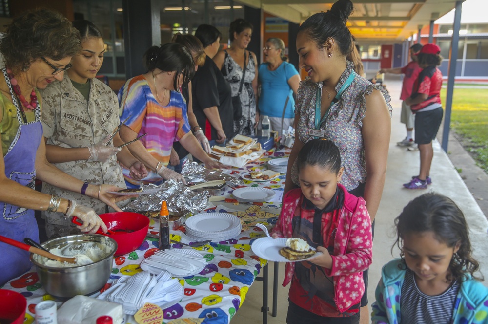 MRF-D Marines cook food for Alawa primary school