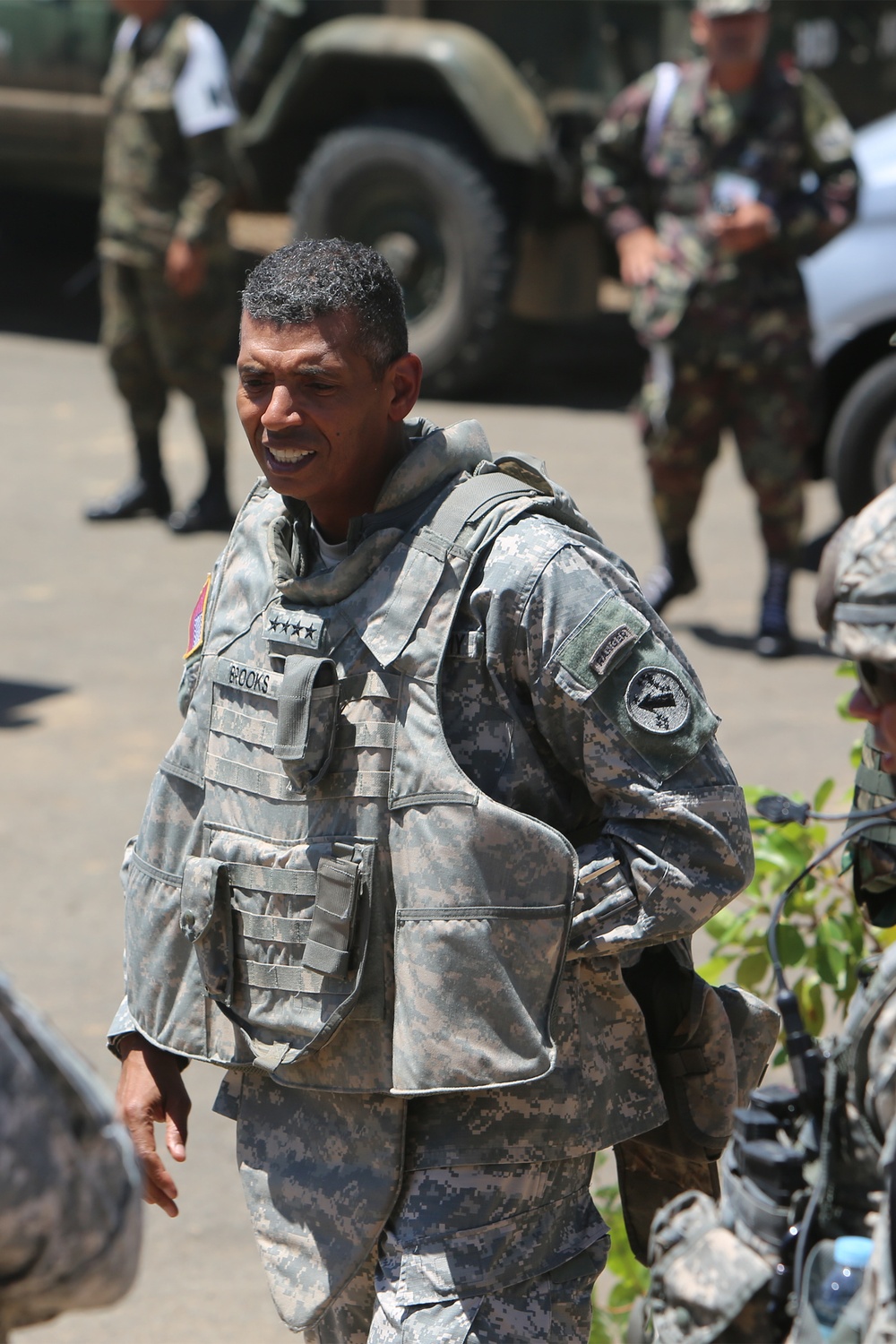 CG of U.S. Army Pacific visits Ft. Ramon Magsaysay during Balikatan 2014