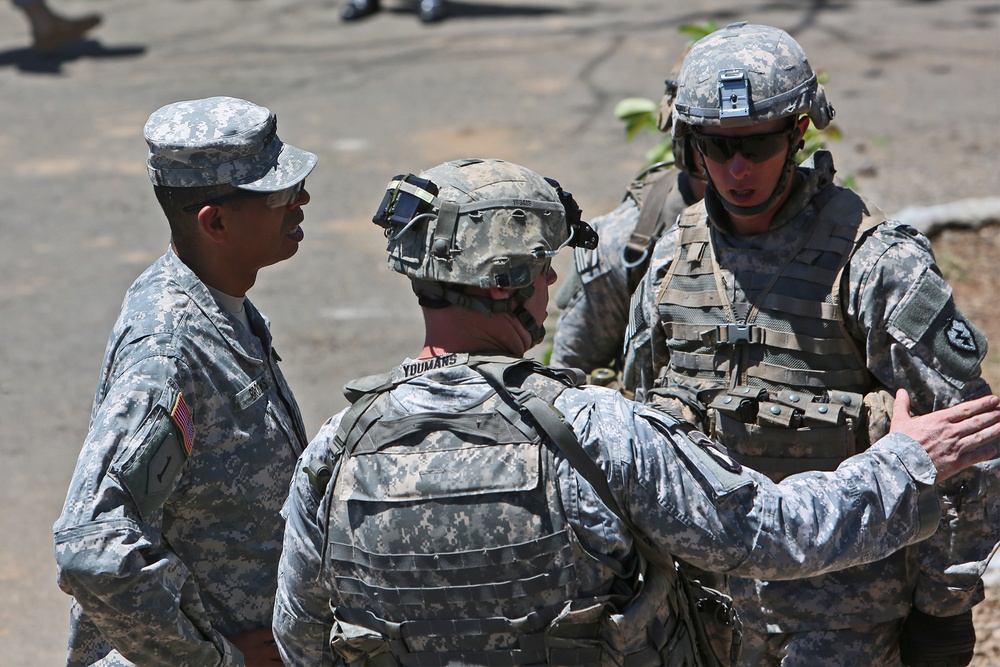 CG of U.S. Army Pacific visits Ft. Ramon Magsaysay during Balikatan 2014