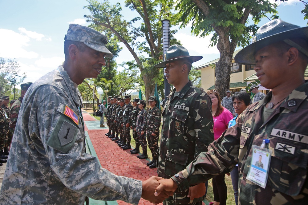 CG of U.S. Army Pacific visits Ft. Ramon Magsaysay during Balikatan 2014