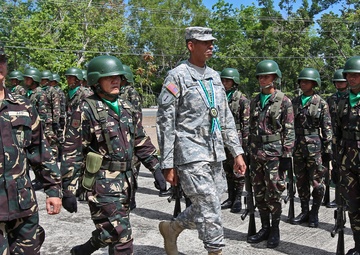 CG of U.S. Army Pacific visits Ft. Ramon Magsaysay during Balikatan 2014