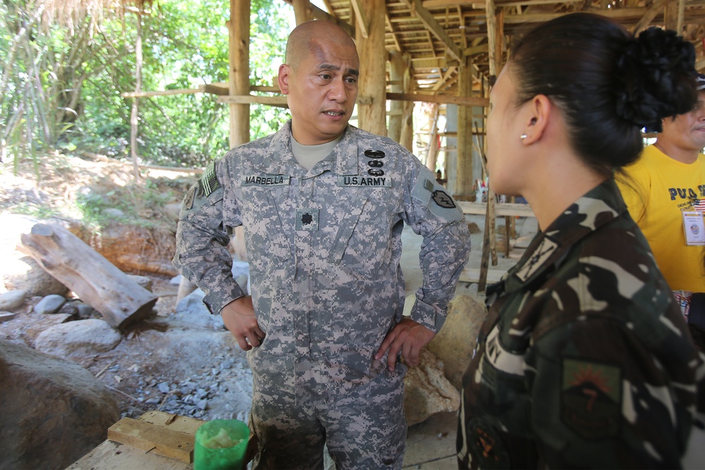 DVIDS - Images - U.S. and Philippine soldiers bond with local tribe ...