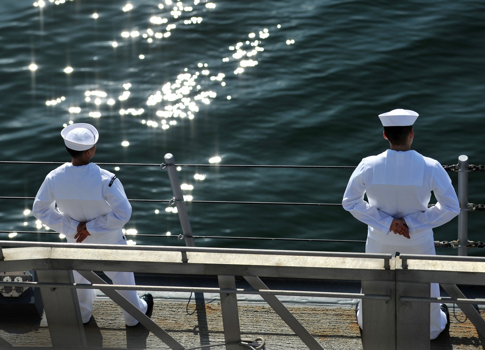 USS Blue Ridge port visit in Manila