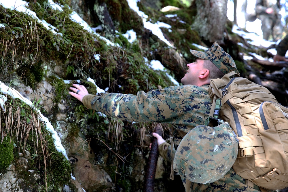 Marines and sailors with BSRF-14 get acquainted with mountain training