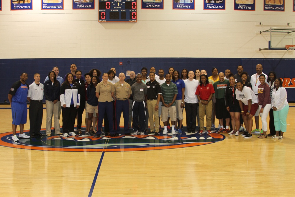 Marines teach leadership to Women’s basketball coaches