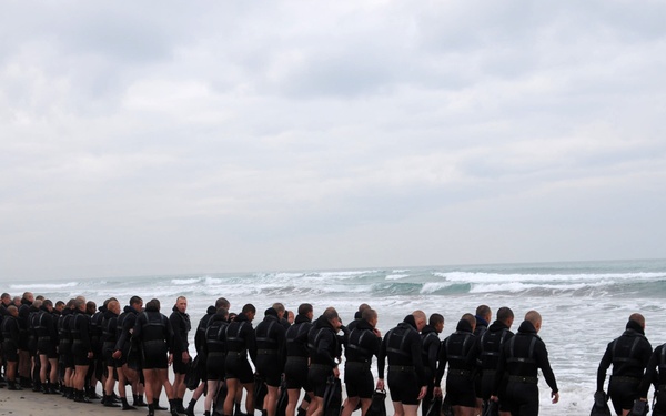 Basic Underwater Demolition/SEAL class 282