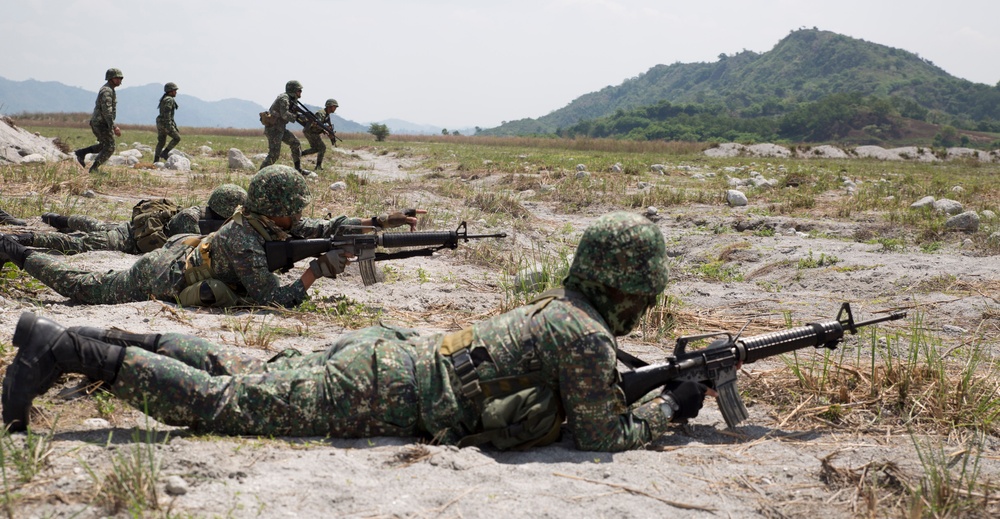 Fire and maneuver with a squad of Philippine Marines