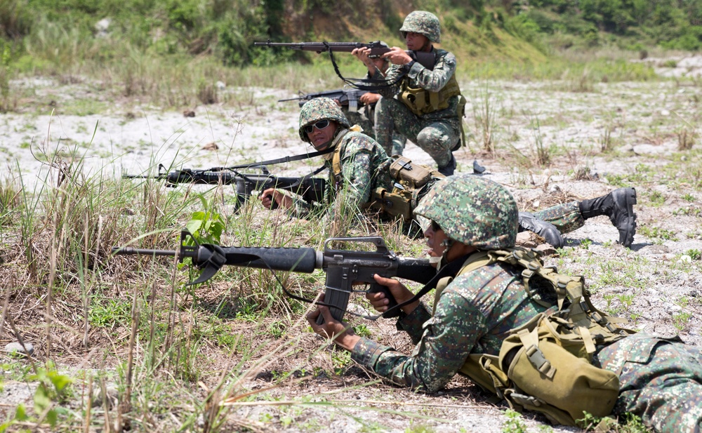 Fire and maneuver with a squad of Philippine Marines