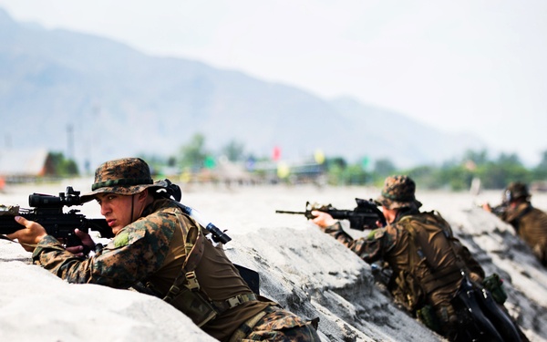 PH, US Marines practice ship-to-shore landings