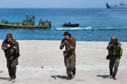 PH, US Marines practice ship-to-shore landings
