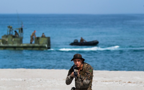 PH, US Marines practice ship-to-shore landings