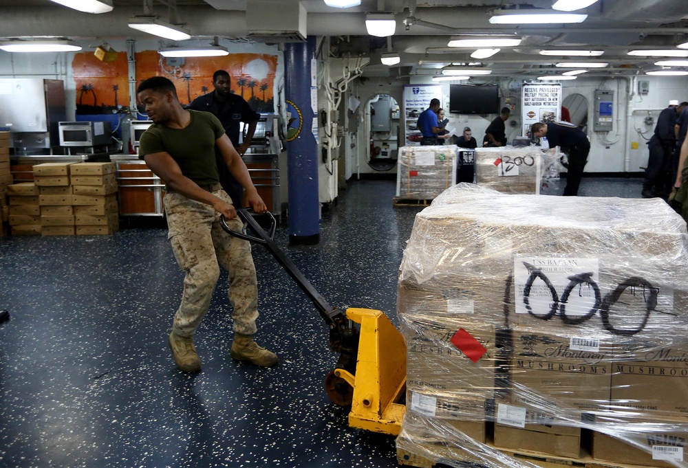 22nd MEU, USS Bataan conduct replenishment at sea