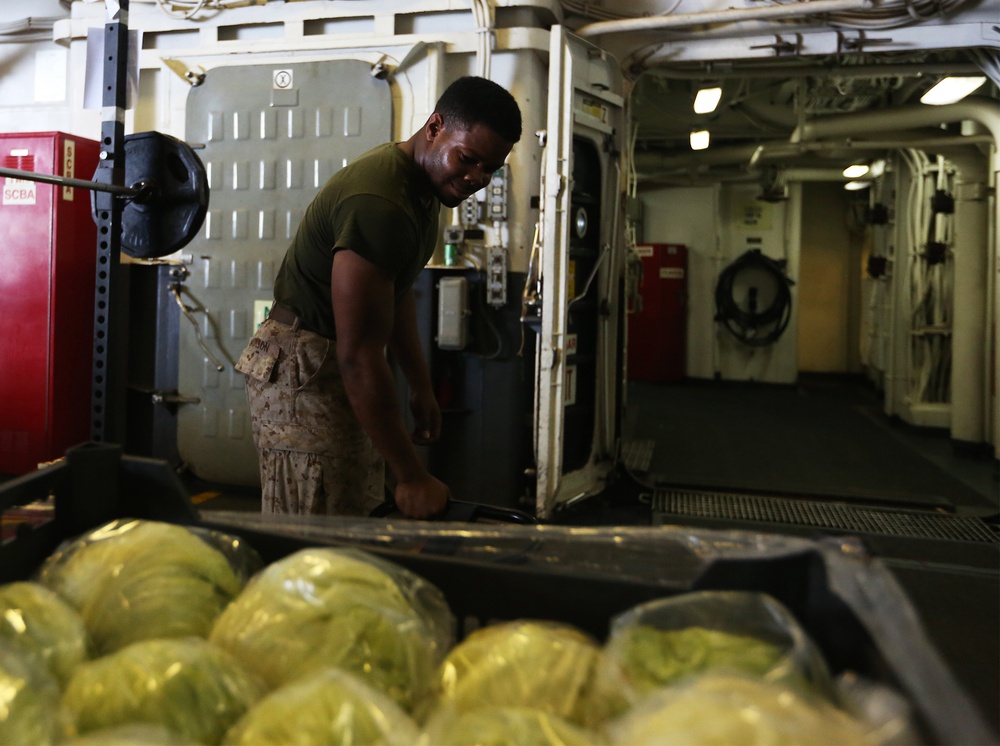 22nd MEU, USS Bataan conduct replenishment at sea