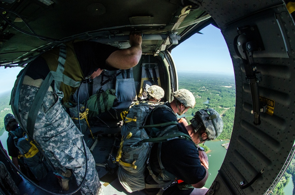 US Army Rangers parachute into Lake Lanier