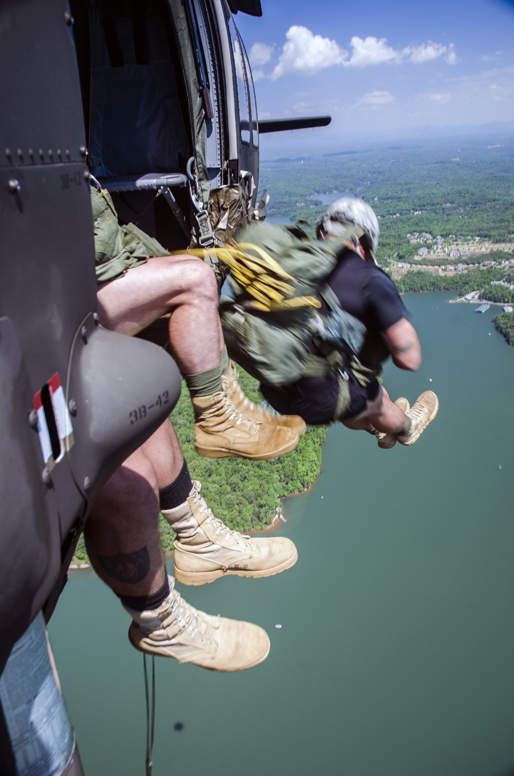 US Army Rangers parachute into Lake Lanier