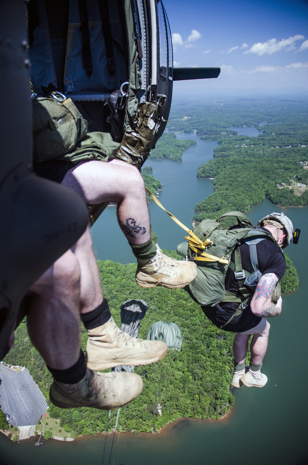 US Army Rangers parachute into Lake Lanier