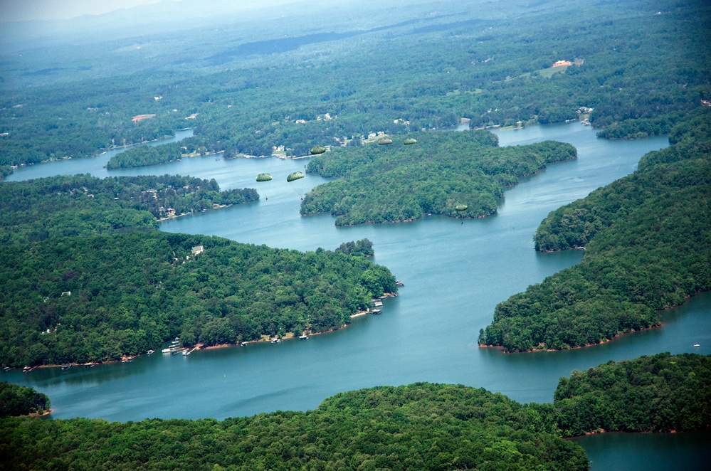 US Army Rangers parachute into Lake Lanier