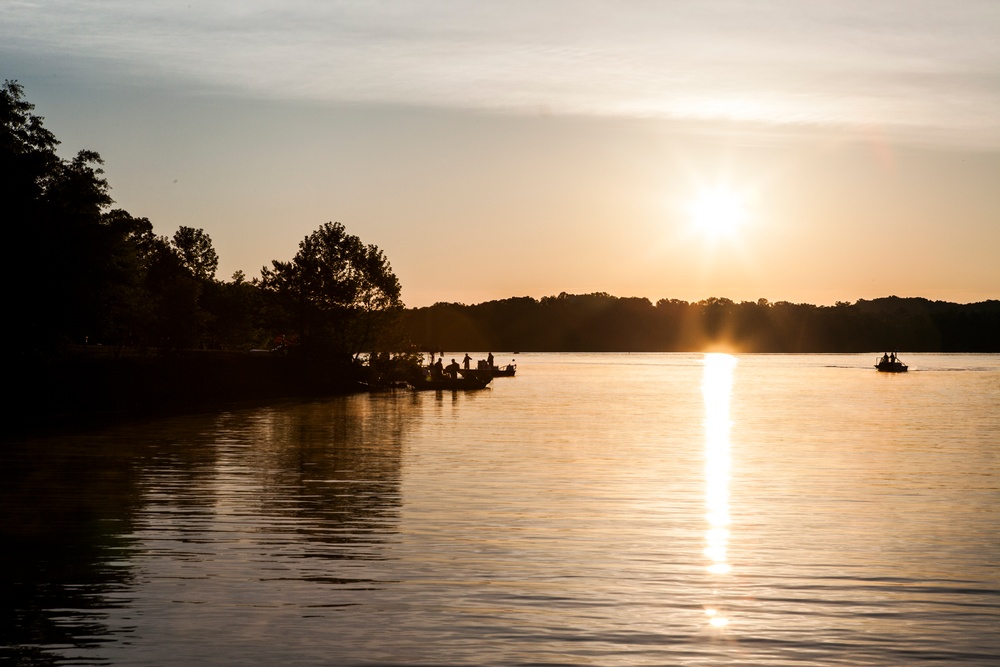 US Army Rangers parachute into Lake Lanier