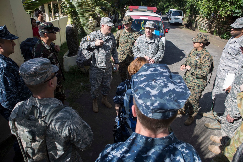 Members of the AFP, Australian Army and U.S. armed forces conduct a cooperative health engagement at Dona Mercedes