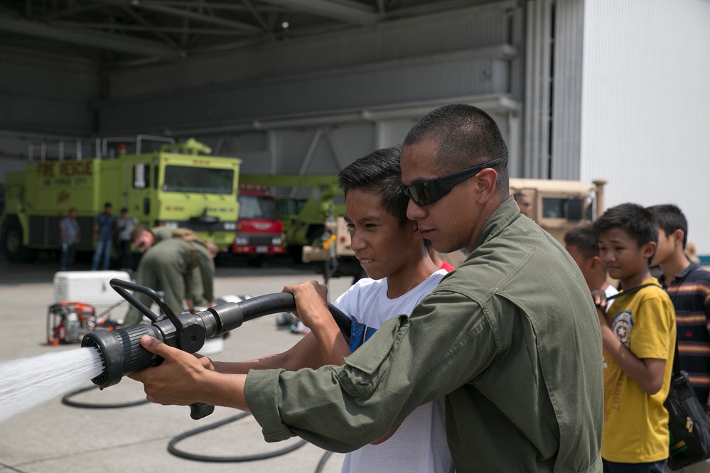 Community invited to explore US, Philippine military aircraft during Balikatan