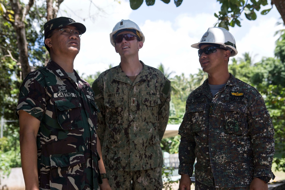 Key leaders of Exercise Balikatan tour engineering civic action program sites