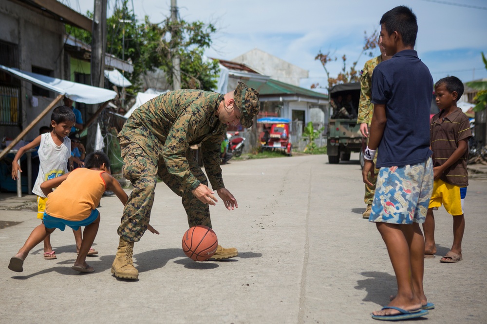 Multinational Cooperative Health Engagement At Tacloban