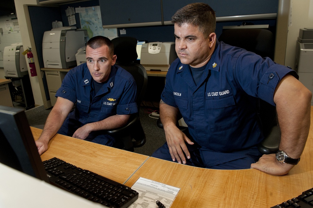 US Coast Guard JRCC watchstanders coordinate Pacific rescue efforts