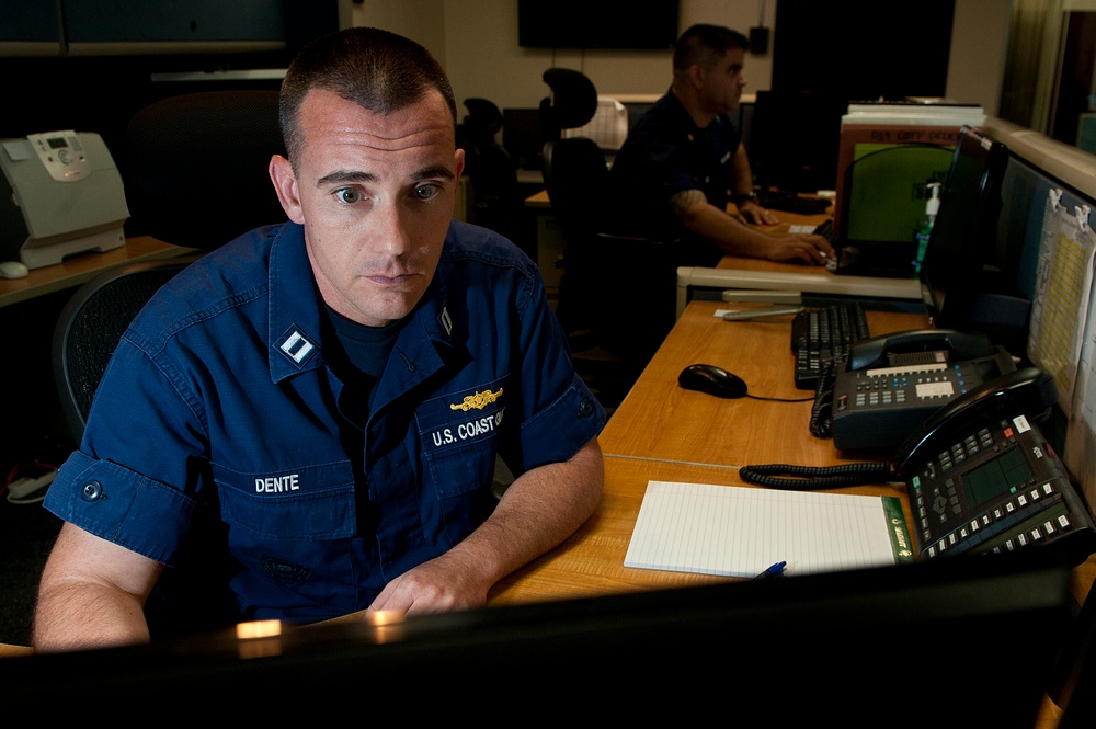 US Coast Guard JRCC watchstanders coordinate Pacific rescue efforts