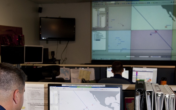 US Coast Guard JRCC watchstanders coordinate Pacific rescue efforts