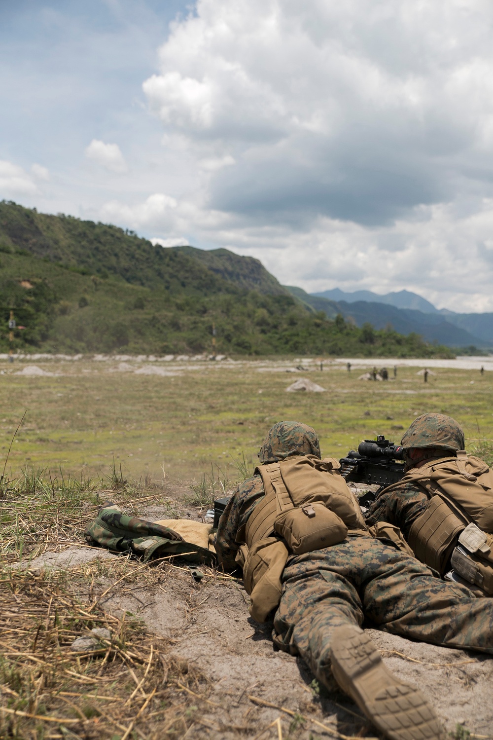 Fire and maneuver with a squad of Philippine Marines