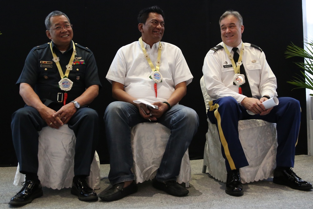 Medical experts share knowledge at Legazpi City symposium