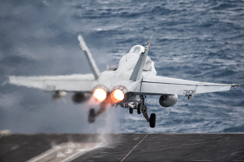 Carrier Air Wing 3 disembarks USS Harry S. Truman