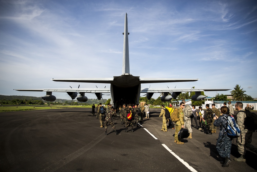 Philippine, U.S. forces provide additional aid to Tacloban after Yolanda disaster