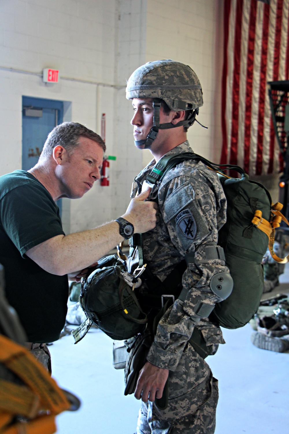 404th Civil Affairs Battalion (Airborne) Soldiers Soar at 2014 Joint Base Air Show.