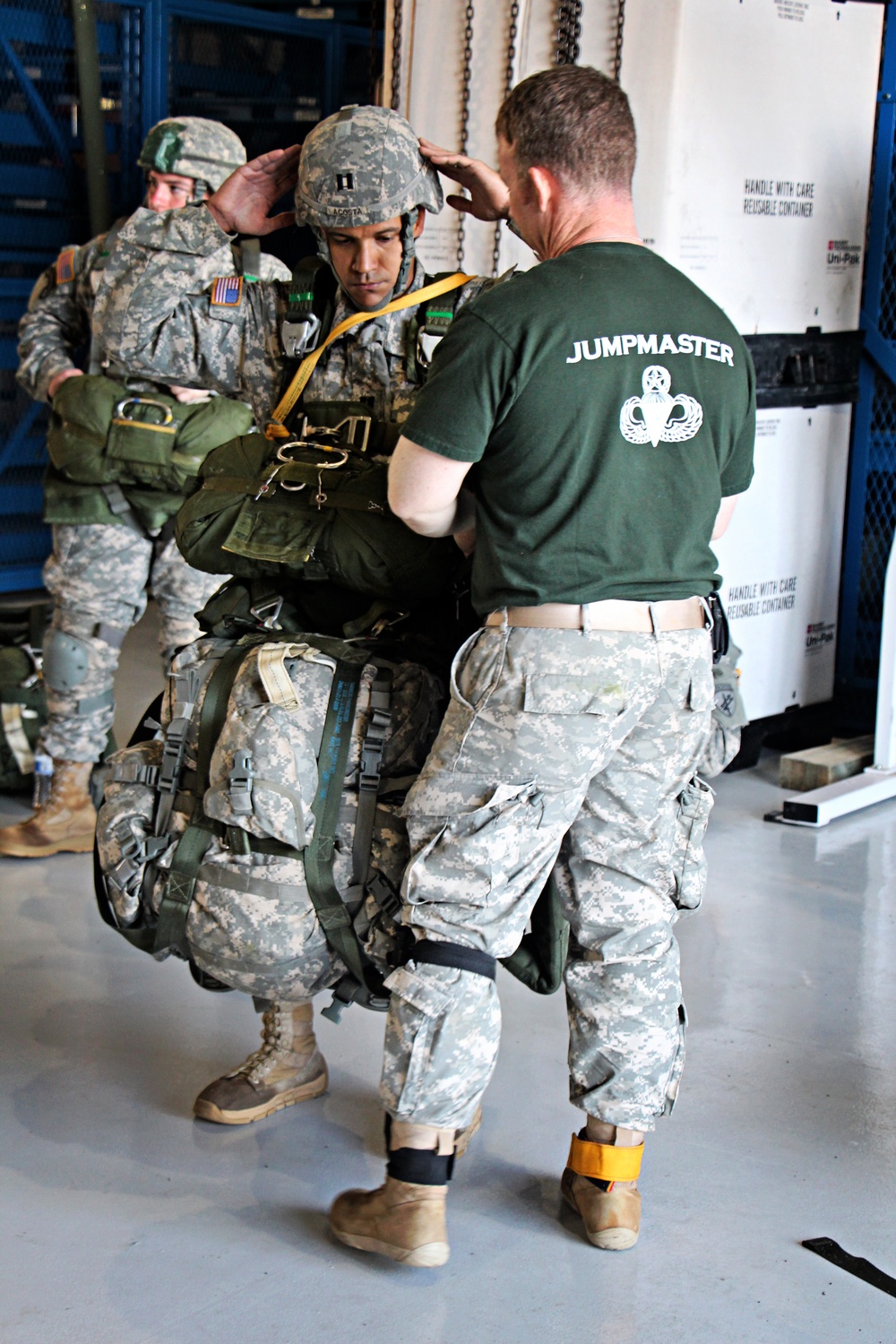 404th Civil Affairs Battalion (Airborne) Soldiers Soar at 2014 Joint Base Air Show.