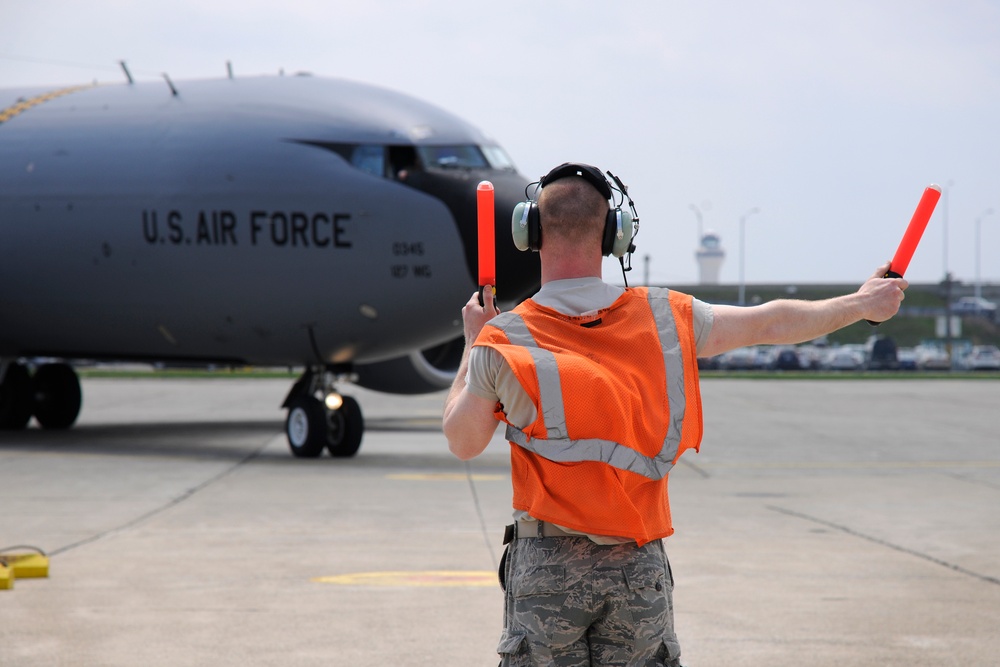 KC-135 Crew Returns from Deployment