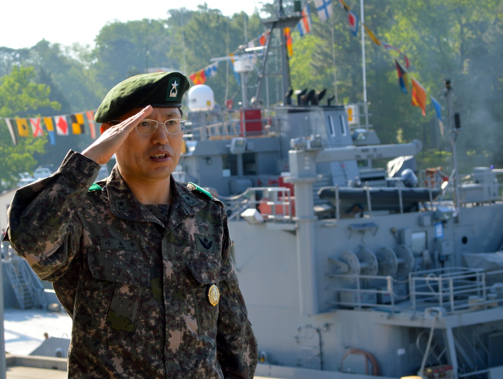 Republic of Korea TRANSCOM commander visits 7th Transportation Brigade (Expeditionary)