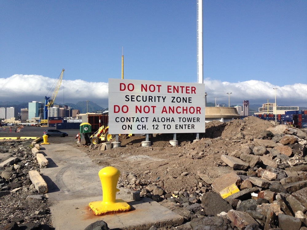 Coast Guard to place new boating security sign in Honolulu Harbor