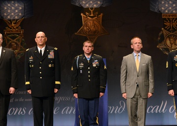 Medal of Honor recipient Kyle White inducted into Pentagon Hall of Heroes