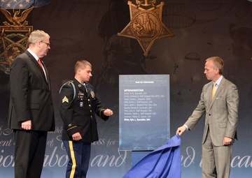 Medal of Honor recipient Kyle White inducted into Pentagon Hall of Heroes