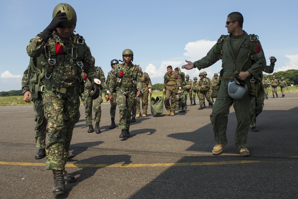 Philippine And U.S. Static Line And High Altitude Low Opening Jumps