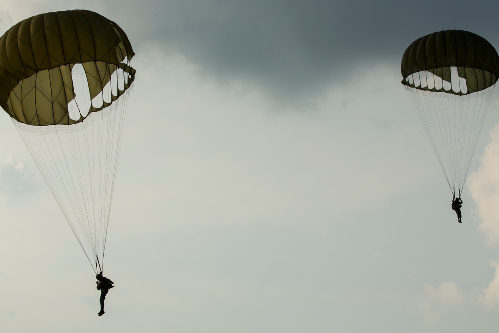 Philippine And U.S. Static Line And High Altitude Low Opening Jumps