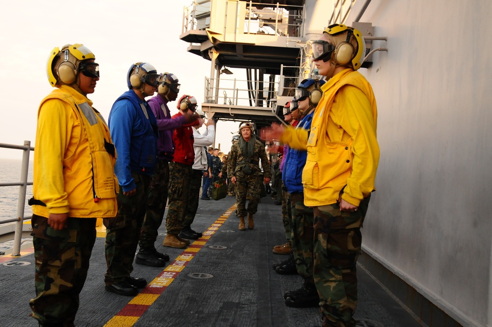 II Marine Expeditionary Force commanding general visits 22nd MEU during Operation Unified Response
