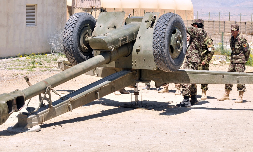 Spartans assist in Afghan Army D30 artillery demonstration