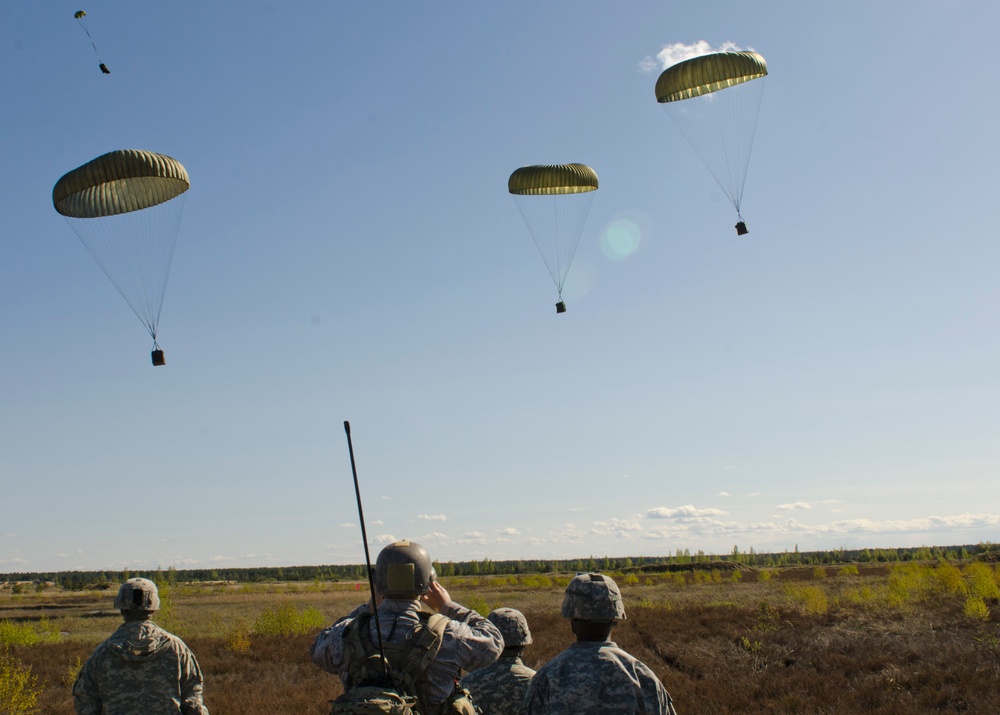 Sky Soldiers conduct aerial resupply in Latvia