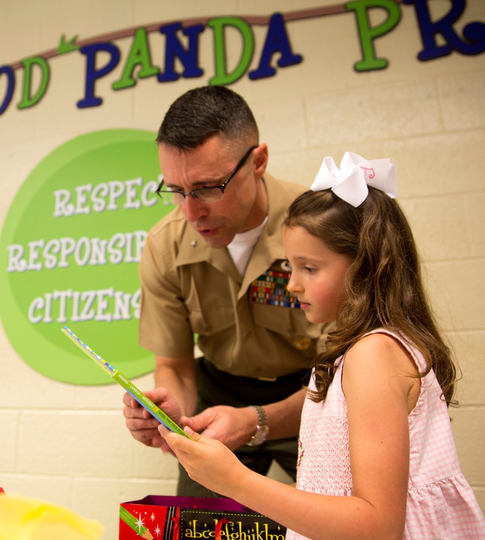 All-American Family Night winner enjoys grand prize, MCIEAST CG visits military child for lunch