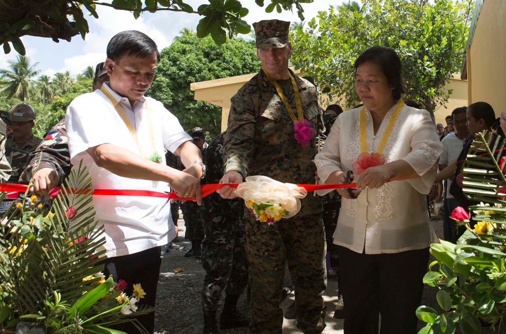 Philippine, U.S. forces commemorate completion of school renovations at Dona Mercedes Elementary School