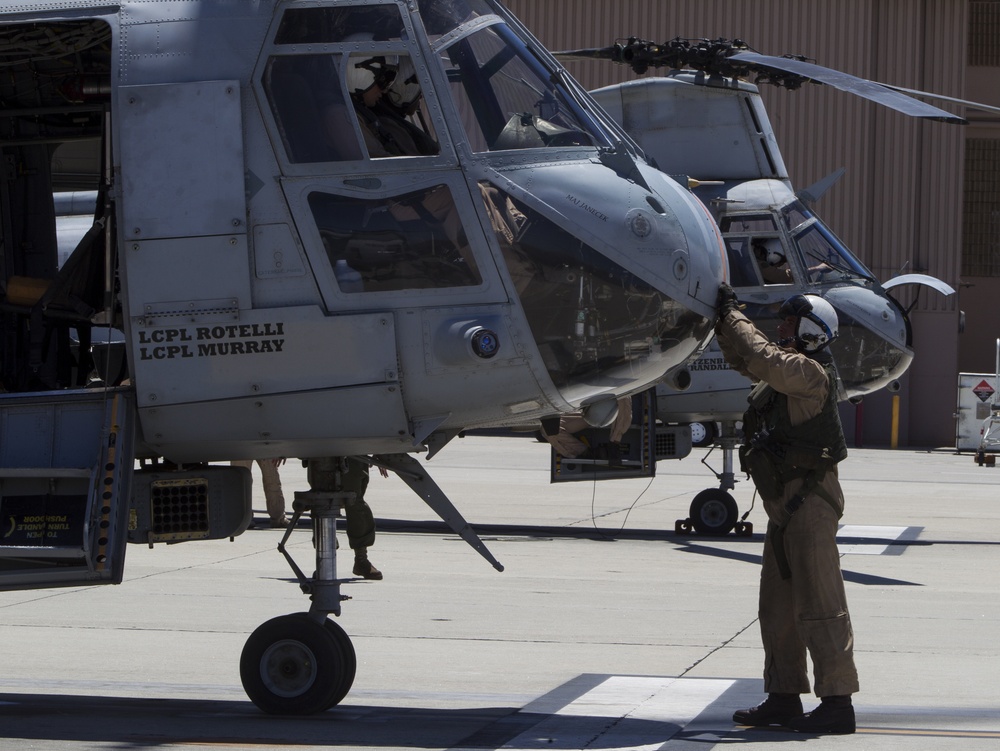 Marines help state emergency personnel fight Cocos fire in southern California